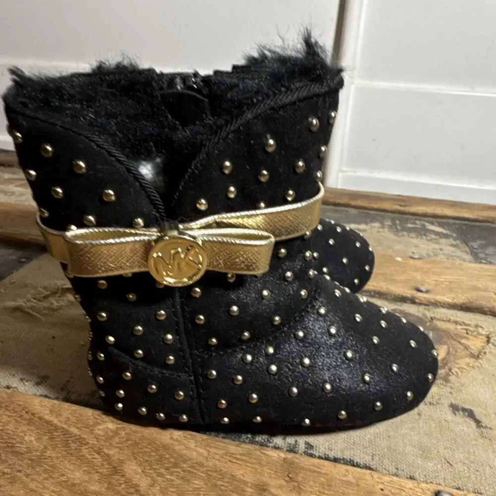 Michael Kors Baby Grace Tiff Black Studded Faux Fur Lined Zip Bootie US 4